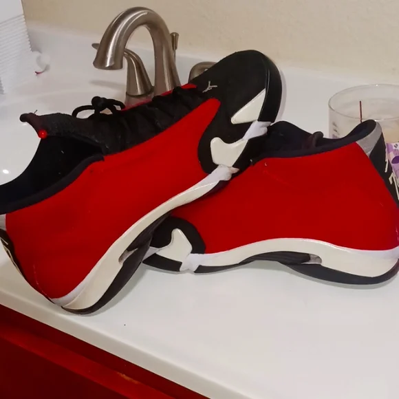 I'm Selling Jordan's Got Them From Stockx